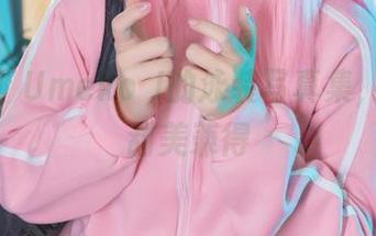看这里！Umeko J的泳装写真集，性感与甜美兼得